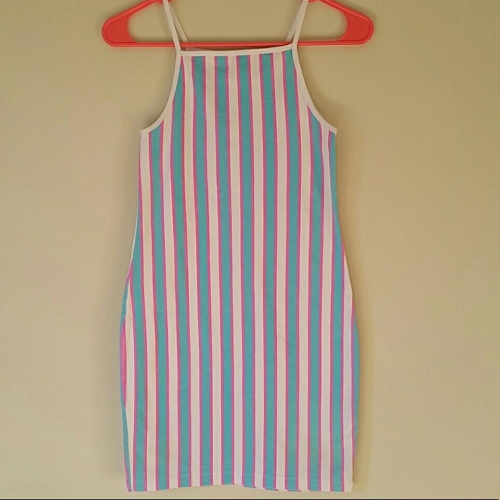 Dress - Picture 4 of 4
